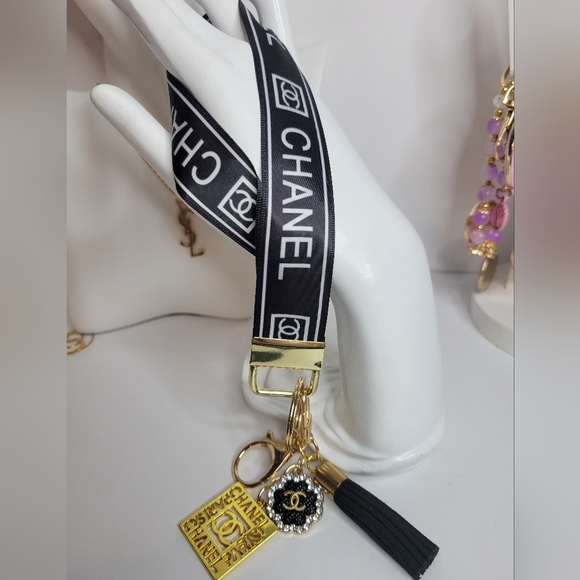 Chanel Ribbon Key/bag/Wrist Keychain Zipper Pulls - Picture 2 of 4